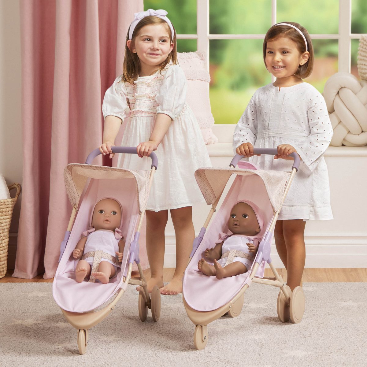 LBY7691_LBY7692_LS_A LullaBaby: Lalka NIEMOWLAK z WÓZKIEM i akcesoriami – ZESTAW PREZENTOWY - obrazek 2