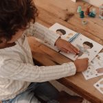 Little Dutch: Zeszyt z naklejkami ubieranka Forest Friends - obrazek 2