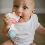 BabyOno: Grzechotka z gryzakiem - obrazek 2