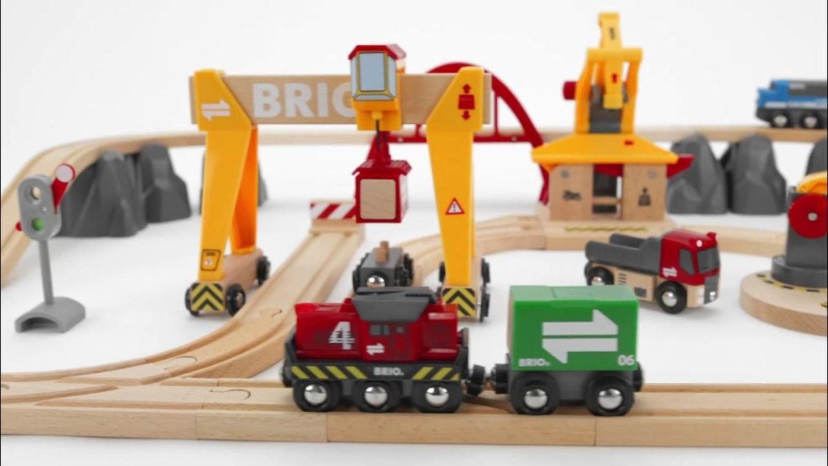 BRIO World - Kolejka Drewniana Cargo zestaw DELUXE - obrazek 4