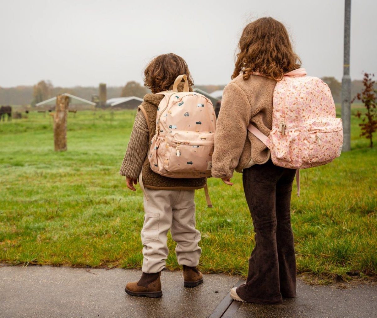 KIDZROOM: Plecak dla dzieci L Sweet Cars brown - obrazek 3