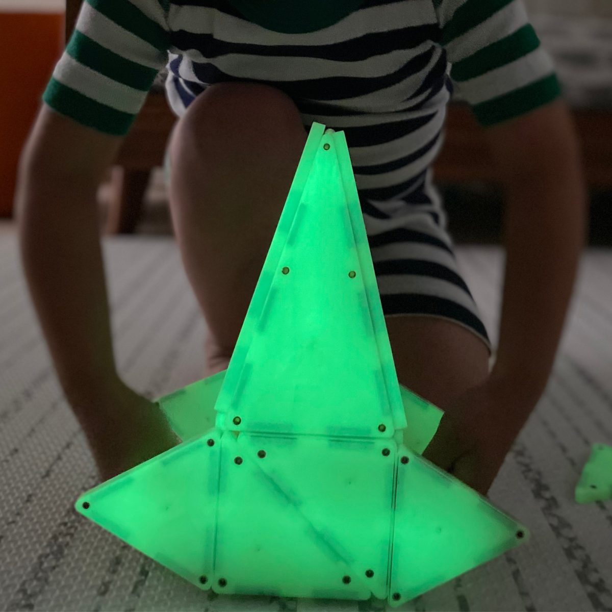 MAGNA-TILES: klocki magnetyczne Glow 16 el. - obrazek 2