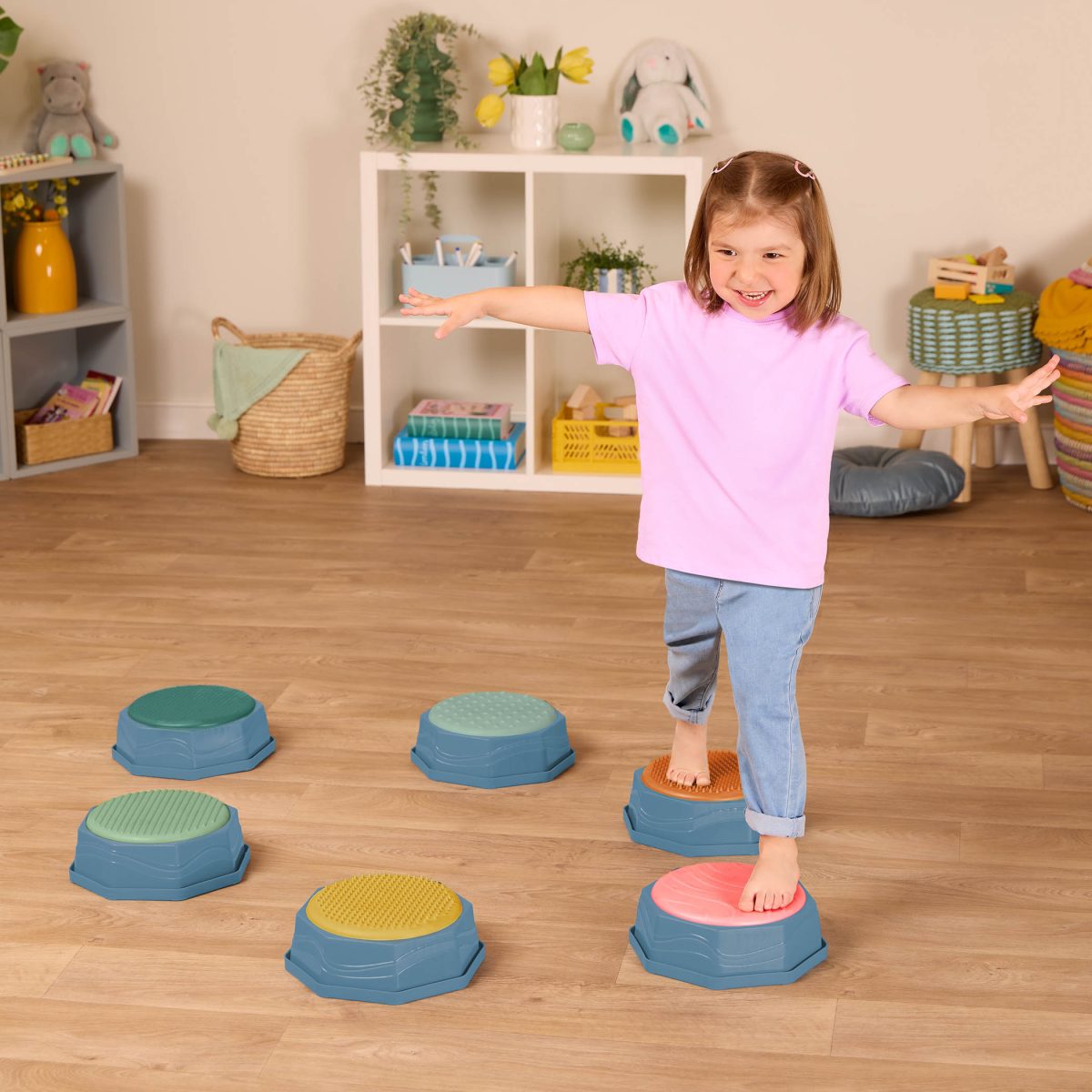 b.toys: Balance & Hop Stepping Stones – KAMIENIE SENSORYCZNE - obrazek 3