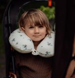 Vanilla Copenhagen: Poduszka podróżna rogal Travel Honeybee dla dzieci - obrazek 2