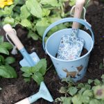 Little Dutch: zestaw metalowych narzędzi ogrodniczych Forest Friends - obrazek 2