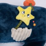 Moulin Roty: Maskotka aktywizująca REKIN 58cm / Les Aventures de Paulie - obrazek 3