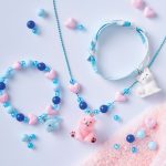 Janod: zestaw kreatywny do tworzenia biżuterii z zawieszkami Małe Zwierzątka 6+ - obrazek 2