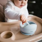 Babyono: Silikonowa miseczka z przyssawką NIEBIESKA - obrazek 2