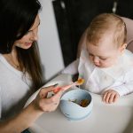 Babyono: Silikonowa miseczka z przyssawką NIEBIESKA - obrazek 4