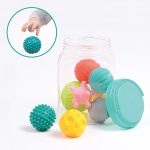 LUDI: Zestaw 8 PIŁECZEK sensorycznych w słoju - obrazek 4