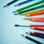 Janod: kredki akwarelowe z pędzelkiem 12 kolorów 3+ - obrazek 2