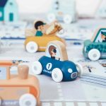 Janod: drewniany pojazd samochód sportowy Góry Cross Roads 12m+ - obrazek 2