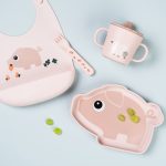 Done by Deer: Śliniak Silikonowy z Kieszonką Świnka Pigee Powder - obrazek 2