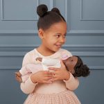 LullaBaby: Lalka NIEMOWLĘ CIEMNOSKÓRA BRUNETKA z WŁOSAMI, ze smoczkiem - obrazek 6