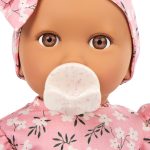 LullaBaby: Lalka NIEMOWLĘ ze smoczkiem, w ubranku w kwiatuszki i opasce - obrazek 5