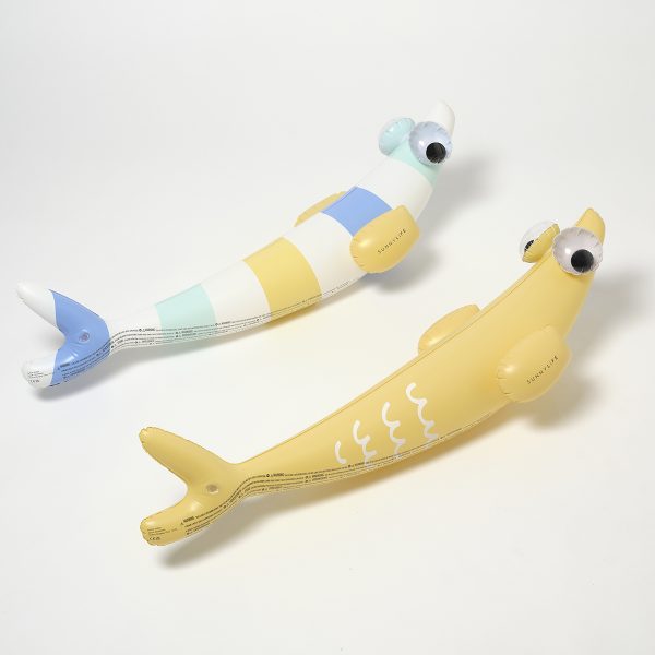 Sunnylife: zestaw 2 dmuchanych makaronów do pływania Finn the Fish Multi