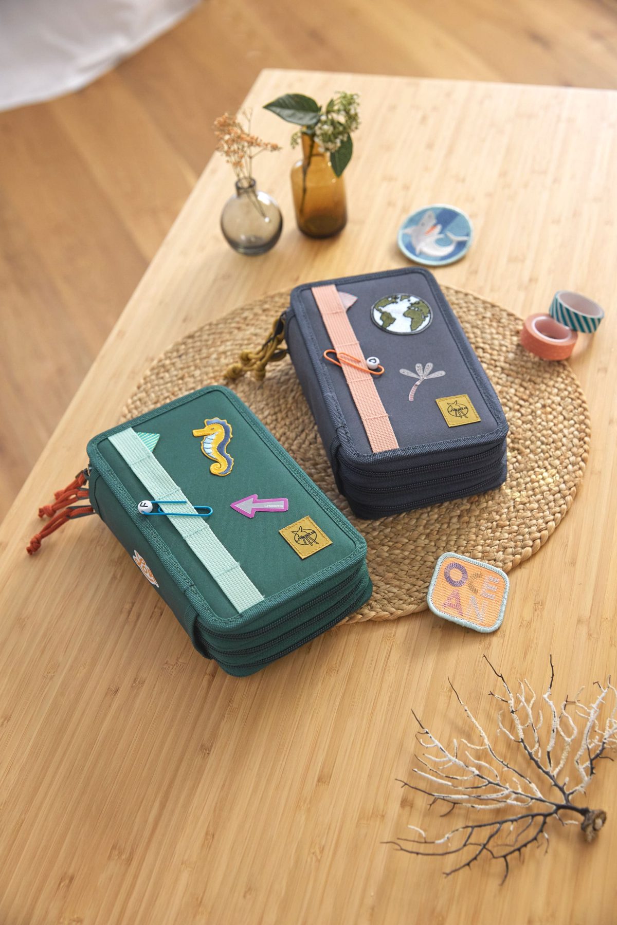 Lassig: Piórnik szkolny potrójny z wyposażeniem Unique dark green - obrazek 4