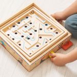 Janod: gra zręcznościowa labirynt Ball Maze Applepop 5+ - obrazek 2