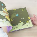 MILAN: kolorowanka z naklejkami Inwazja Obcych - obrazek 3