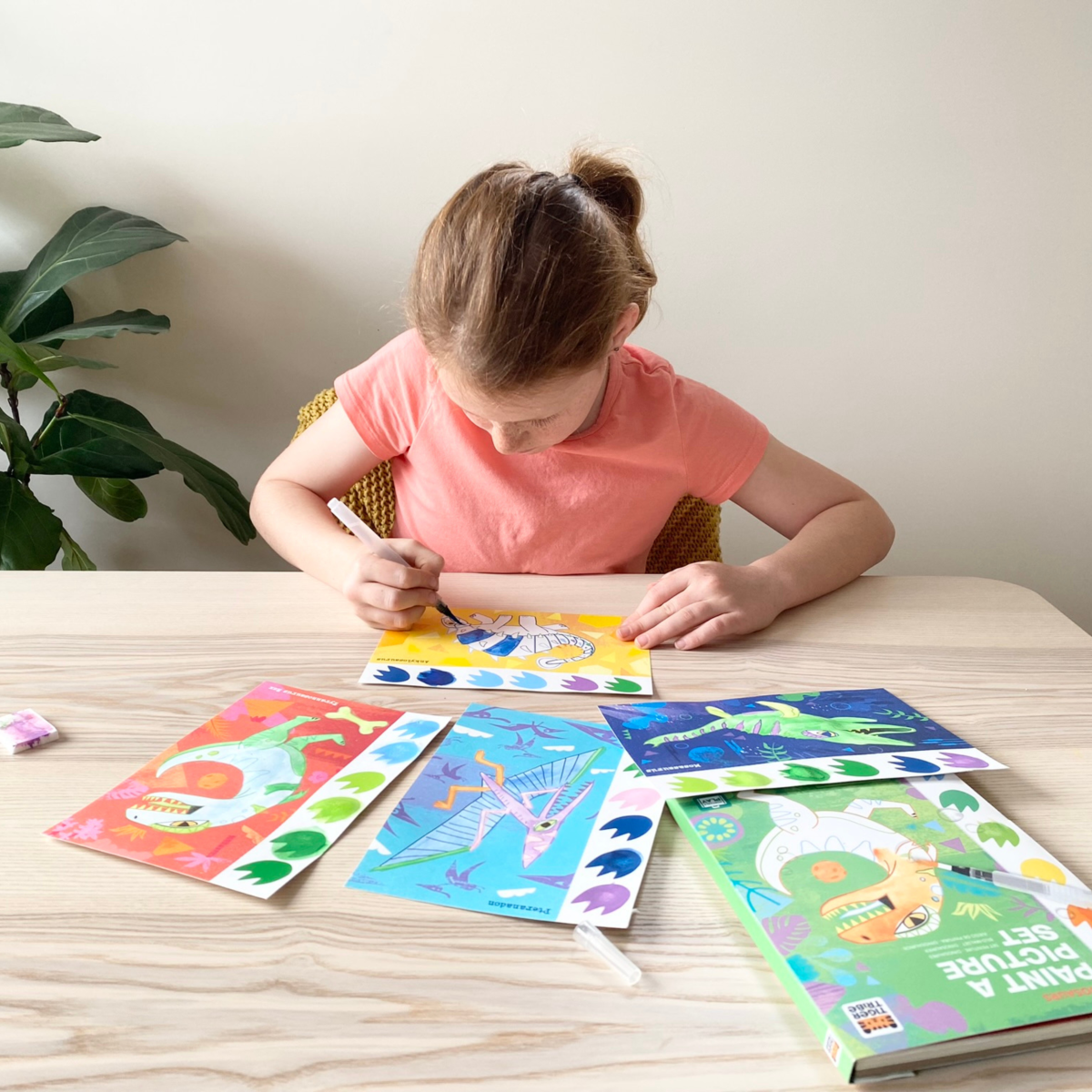 Tiger Tribe: przenośne kolorowanki wodne Dinozaury - obrazek 2