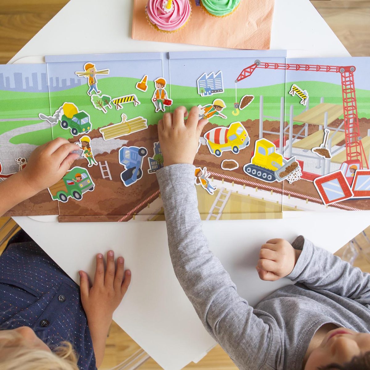 my little tribe photography Tiger Tribe: magnetyczna teczka układanka Budowniczy - obrazek 2