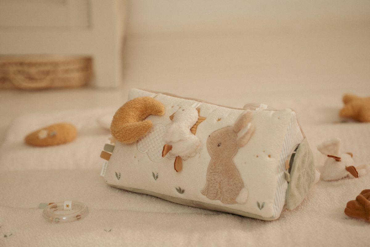 Little Dutch: trójkąt edukacyjny Newborn Naturals - obrazek 4