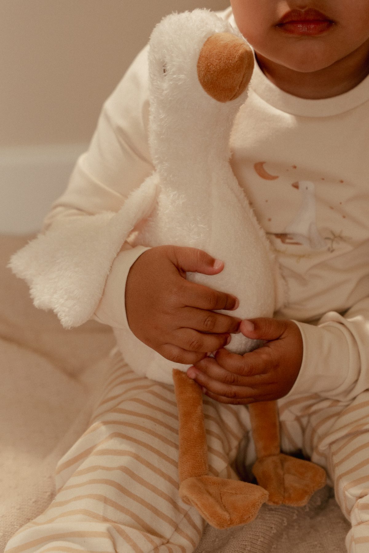 Little Dutch: przytulanka gąska 25 cm Newborn Naturals - obrazek 2