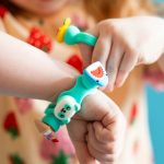 Fat Brain Toy: Biżuteria Plip Charms. Zestaw Turkusowy. - obrazek 5