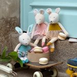 Moulin Roty: Maskotka króliczek baletnica SZKOŁA TAŃCA / Ecole de Danse - obrazek 2