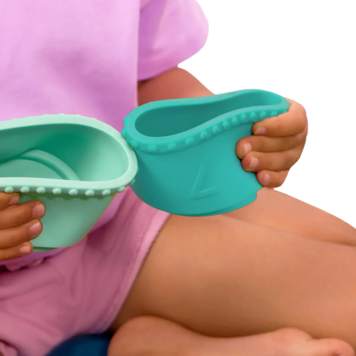 B.TOYS: miękkie kubeczki i klocki sensoryczne 2w1 Stackin’ Squishies - obrazek 7