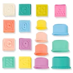 B.TOYS: miękkie kubeczki i klocki sensoryczne 2w1 Stackin’ Squishies - obrazek 5