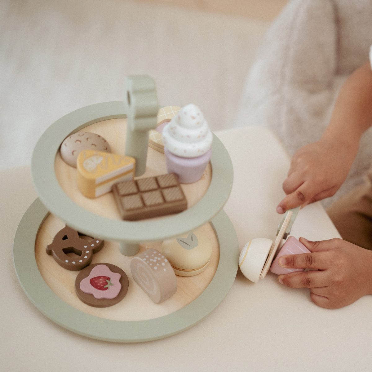 Little Dutch: drewniana patera z ciasteczkami - obrazek 2