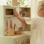 Little Dutch: duża drewniana kuchnia miętowa - obrazek 2