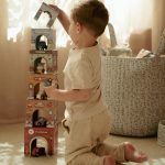 Little Dutch: wieża do układania + 6 autek - obrazek 2