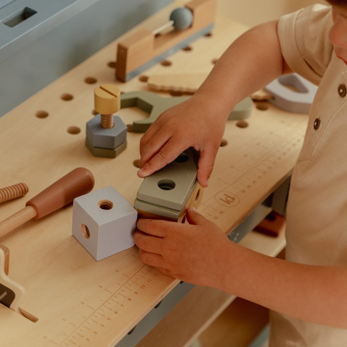 Little Dutch: drewniany warsztat z narzędziami - obrazek 2