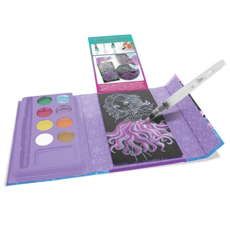 20717_5 Nebulous Stars: kolorowanka wodna z pisakiem, farbkami i czarnymi kartkami - obrazek 2