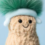 Jellycat: Wesoły Fistaszek 15 cm W czapce zimowej - obrazek 2