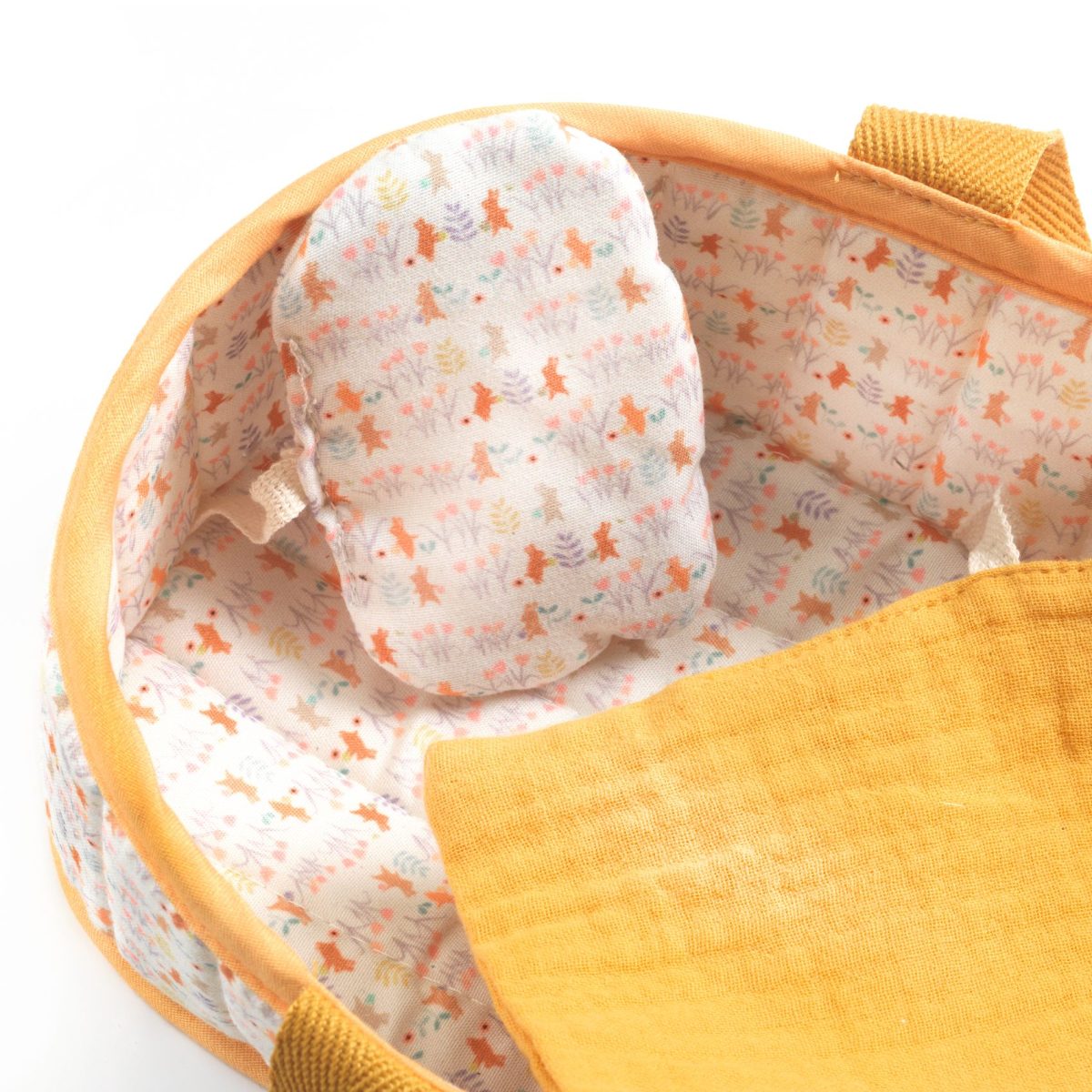 STEPHANE BRIOLANT PHOTOGRAPHE © Djeco: Lalka MINI SASHA w materiałowym koszu / KOLEKCJA POMEA - obrazek 4