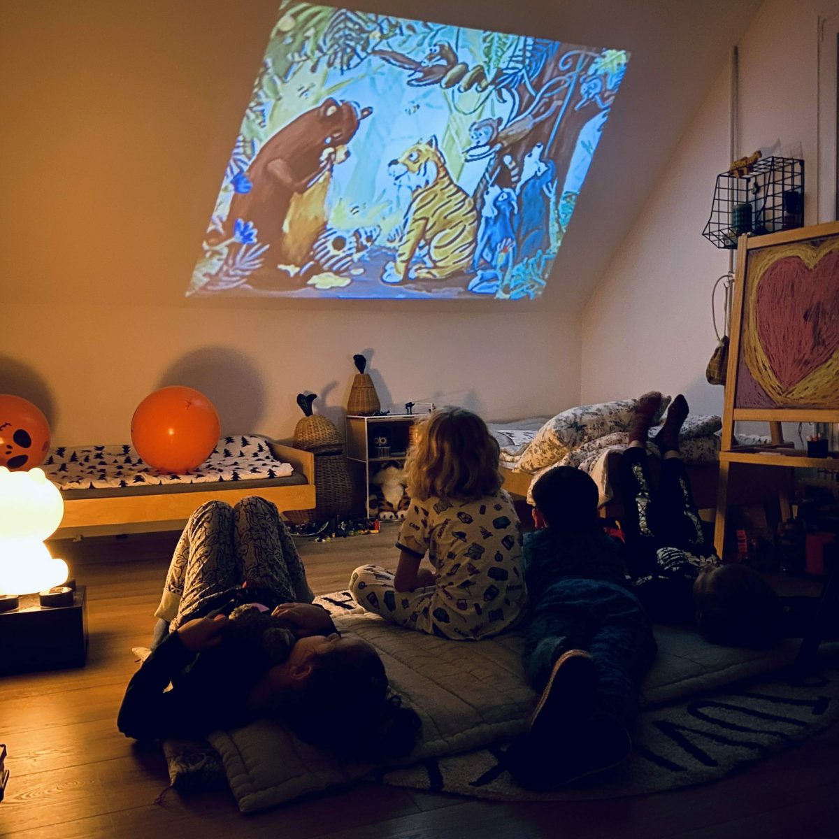 YellowWall projektor zestaw startowy + 4 multibajki - obrazek 2