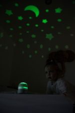 Beaba: projektor gwiazd z pozytywką i czujnikiem płaczu Pixie Sage Green - obrazek 3