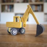 Croc Toys®: zestaw DIY Drewniany pojazd FREDERIC - obrazek 2