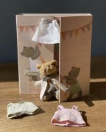 Egmont Toys®: Garderoba - szafa z misiem z ubrankami - obrazek 2