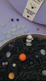 Jellystone: zestaw sensoryczny, wkład do tacki sensorycznej Play Tray Galaktyka - obrazek 2