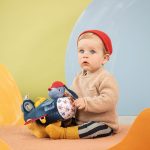 Lilliputiens Przytulanka aktywizująca wielofunkcyjna Samolot Piesek Jules 9 m+ - obrazek 2