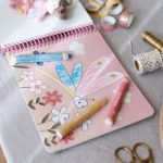 Little Dutch: kreatywny zeszyt z kredkami Rosa & Friends - obrazek 2