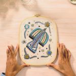 Djeco: AGA Atelier 10 - zestaw artystyczny haft koralikowy 15+ - obrazek 3