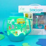 Glo Pals: ABC Zestaw sensoryczny DIY, świecący słoik z brokatami i figurkami Fun Fillers