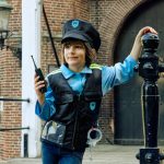 Souza! Kostium policjanta z czapką i akcesoriami 4-7 lat - obrazek 2