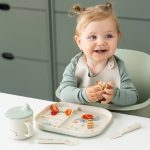 Done by Deer Talerzyk Dzielony Foodie Celebration Sand - obrazek 2