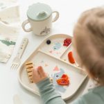 Done by Deer Kubek z Ustnikiem Foodie Celebration Sand - obrazek 2